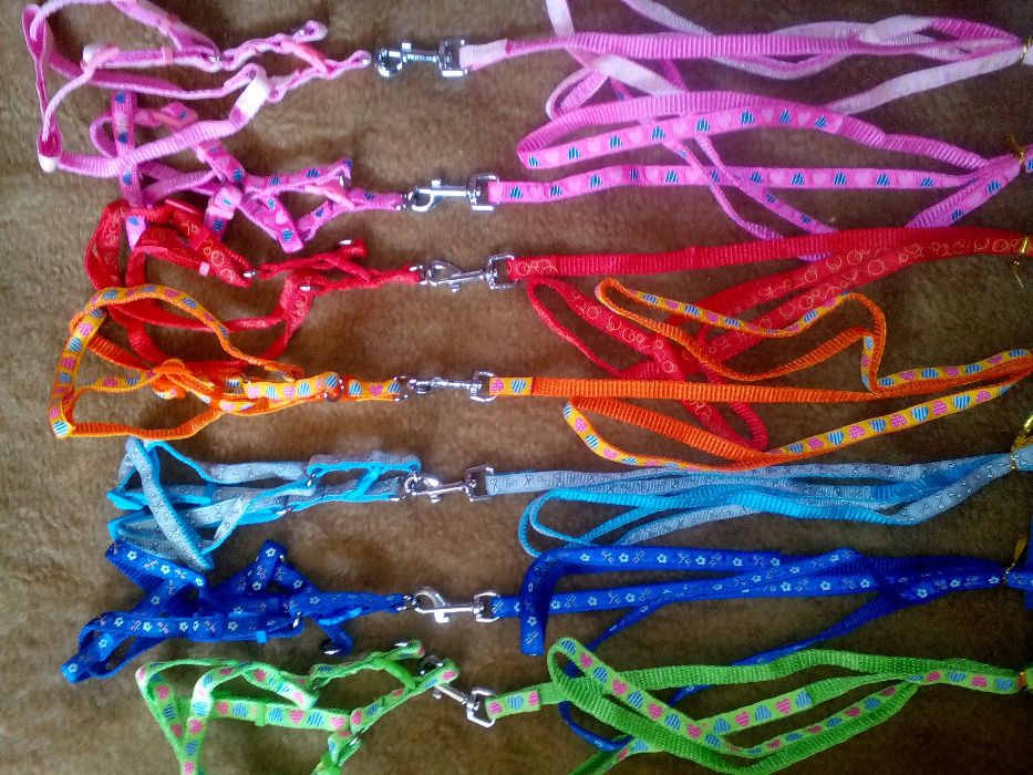 Нагръдник с повод за дребни породи кученца