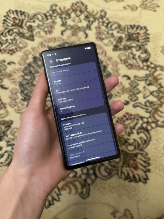 Два Google pixel 6a