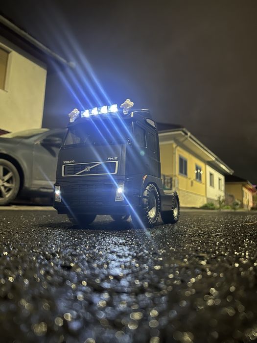 Vand macheta Volvo FH12 modificat.