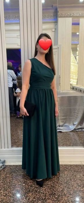 Продам нарядные платья