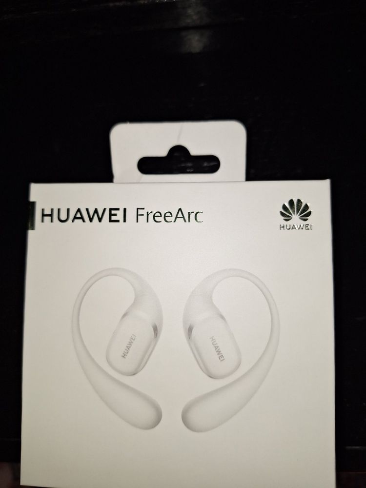 Здравейте, продавам Honor 200 Lite в комплект слушалки Huawai FreeAir!
