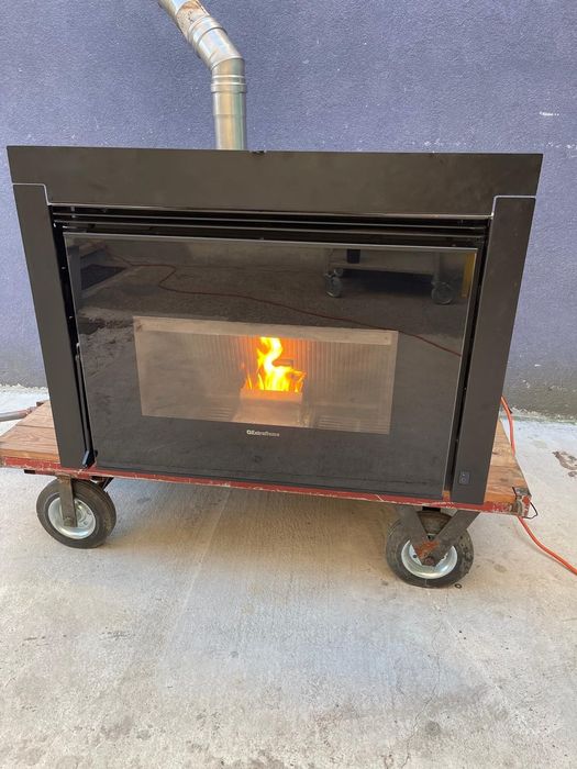 Sobă pe peleți încorporabila(șemineu)Extraflame Comfort P85 Plus