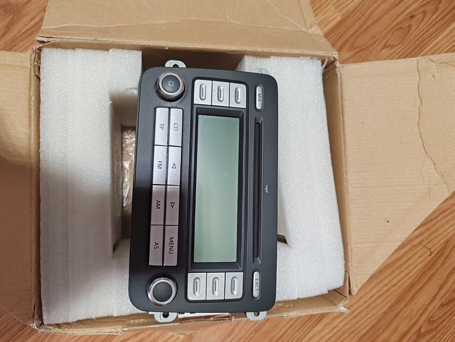 Cd player Golf 5 Original ,scos de pe model 2009impecabil