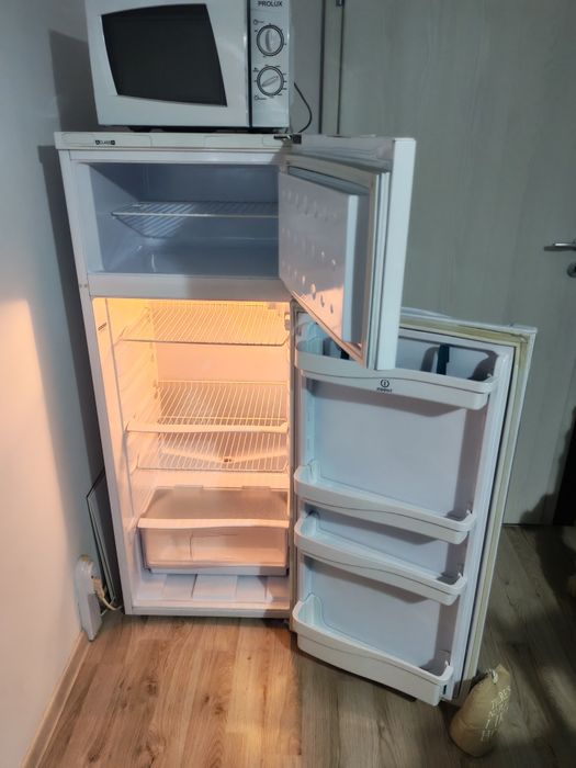 INDESIT Хладилник с горна камера