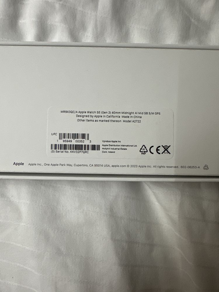 Apple watch SE gen 2 40mm черен с подарък зарядно