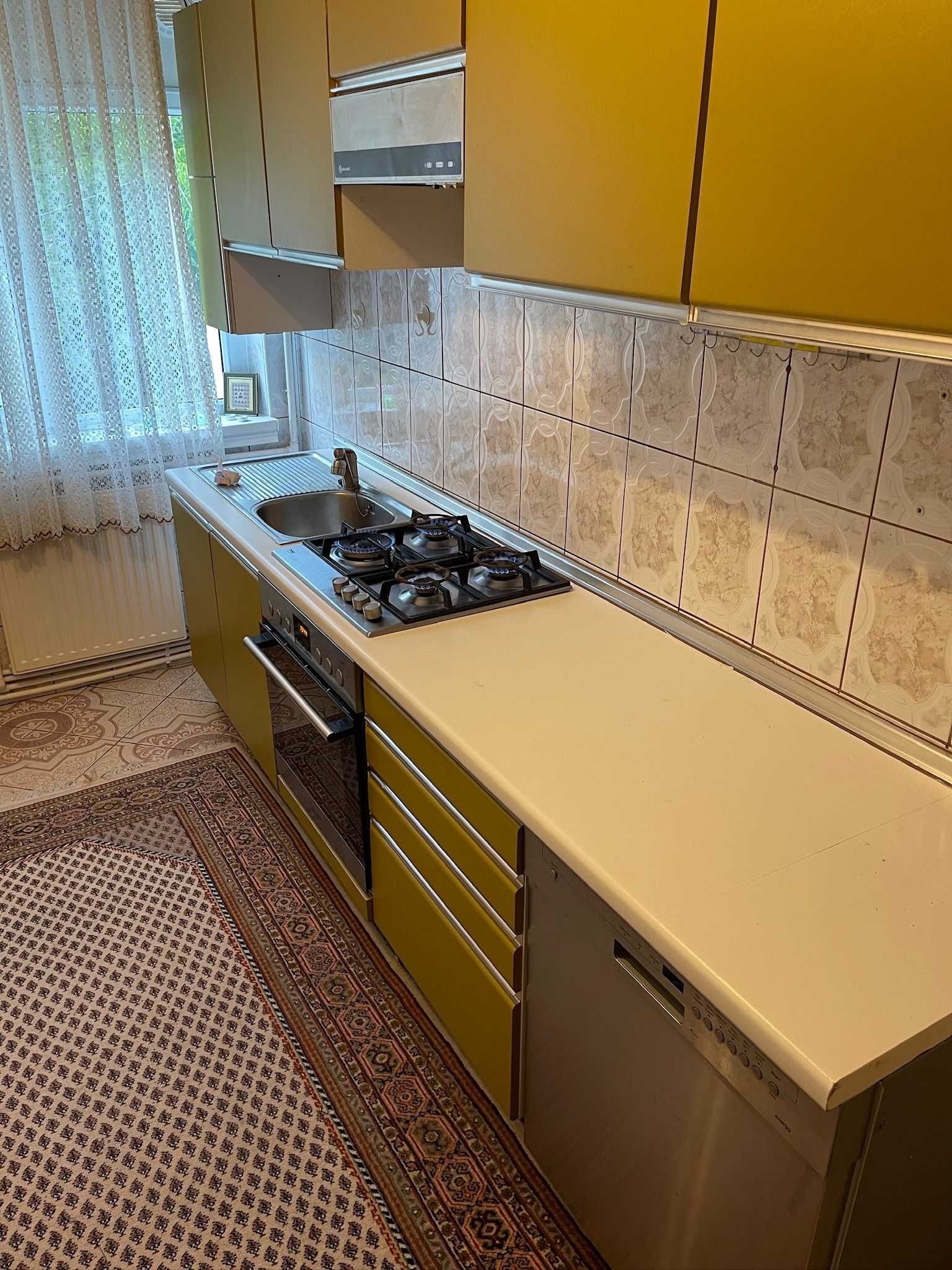 Închiriez apartament 2 camere – Precista, lângă Piața Bistrița