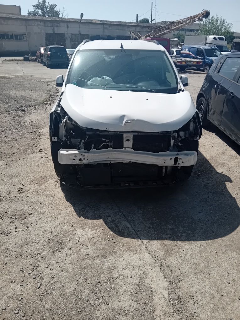 Dacia lodgy 1.6 83к.с КЛИМАТИК НА ЧАСТИ,Навигация
