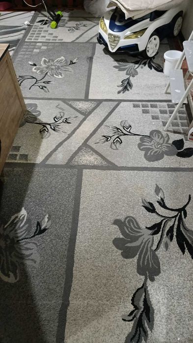 Дорожка продается длина  и широкая