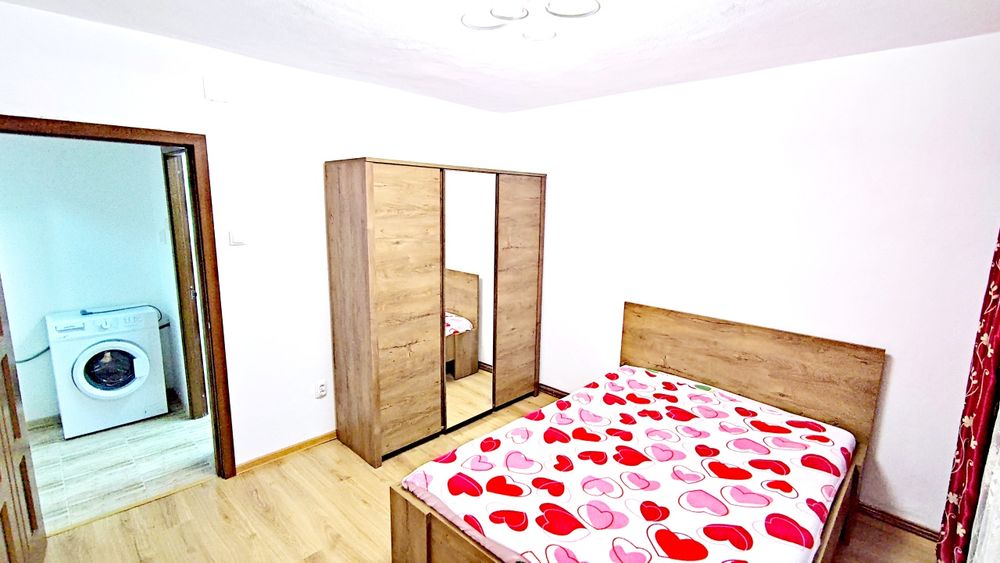 Închiriez apartament 2 camere renovat !