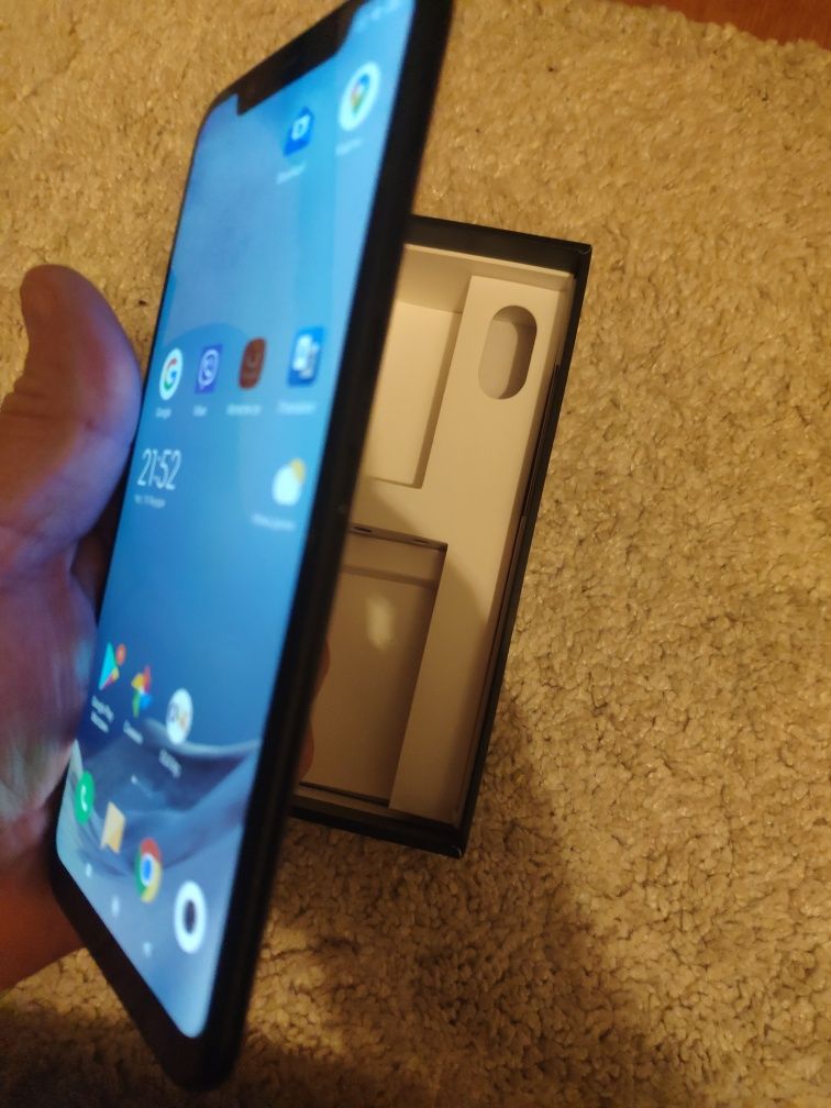 Xiaomi Mi 8  Черен, 6/64