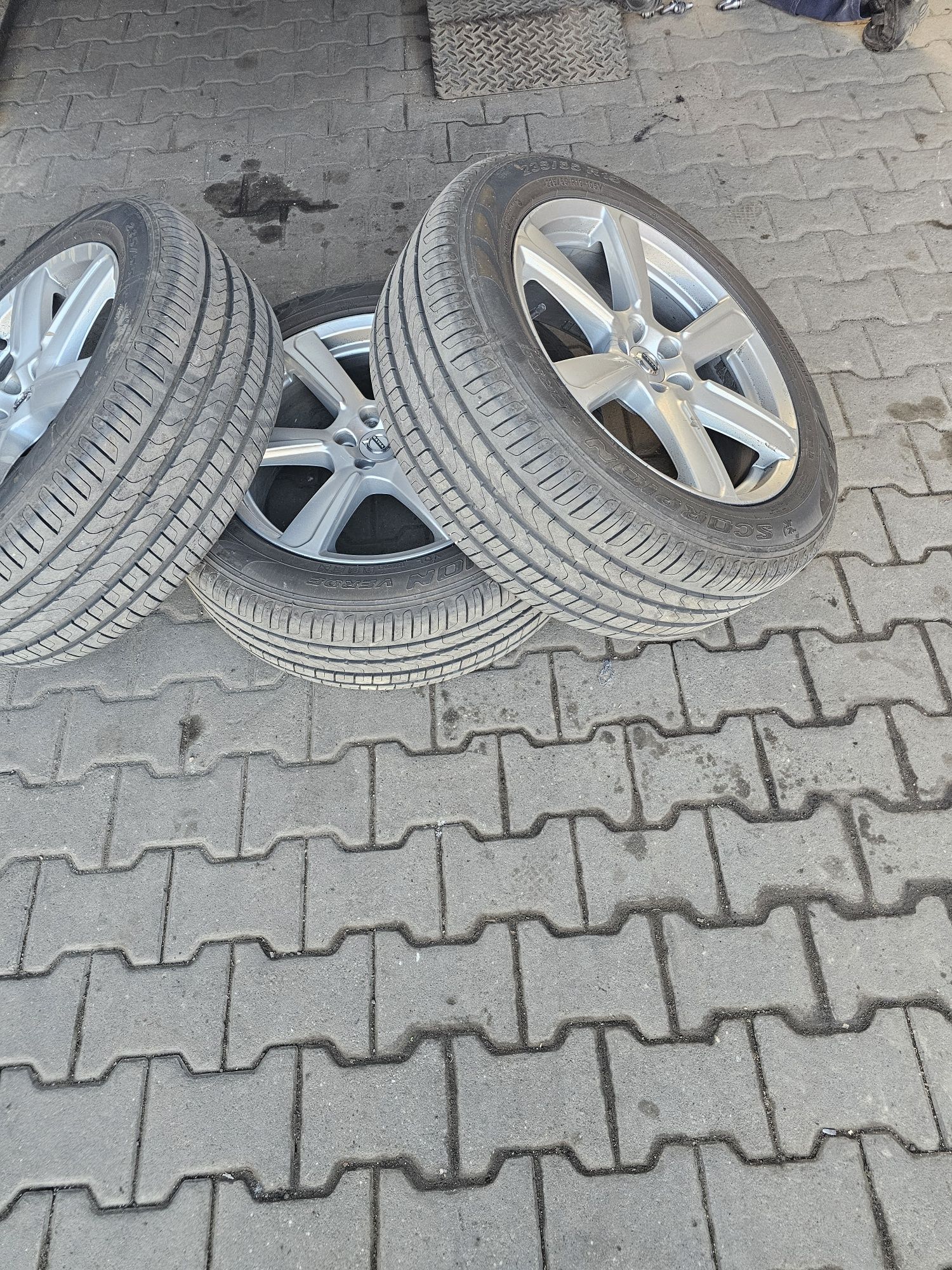 Jante volvo r19 cu anvelope pirelli scorpion