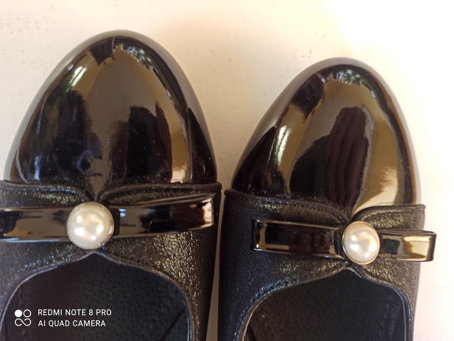 Обувки на нисък ток