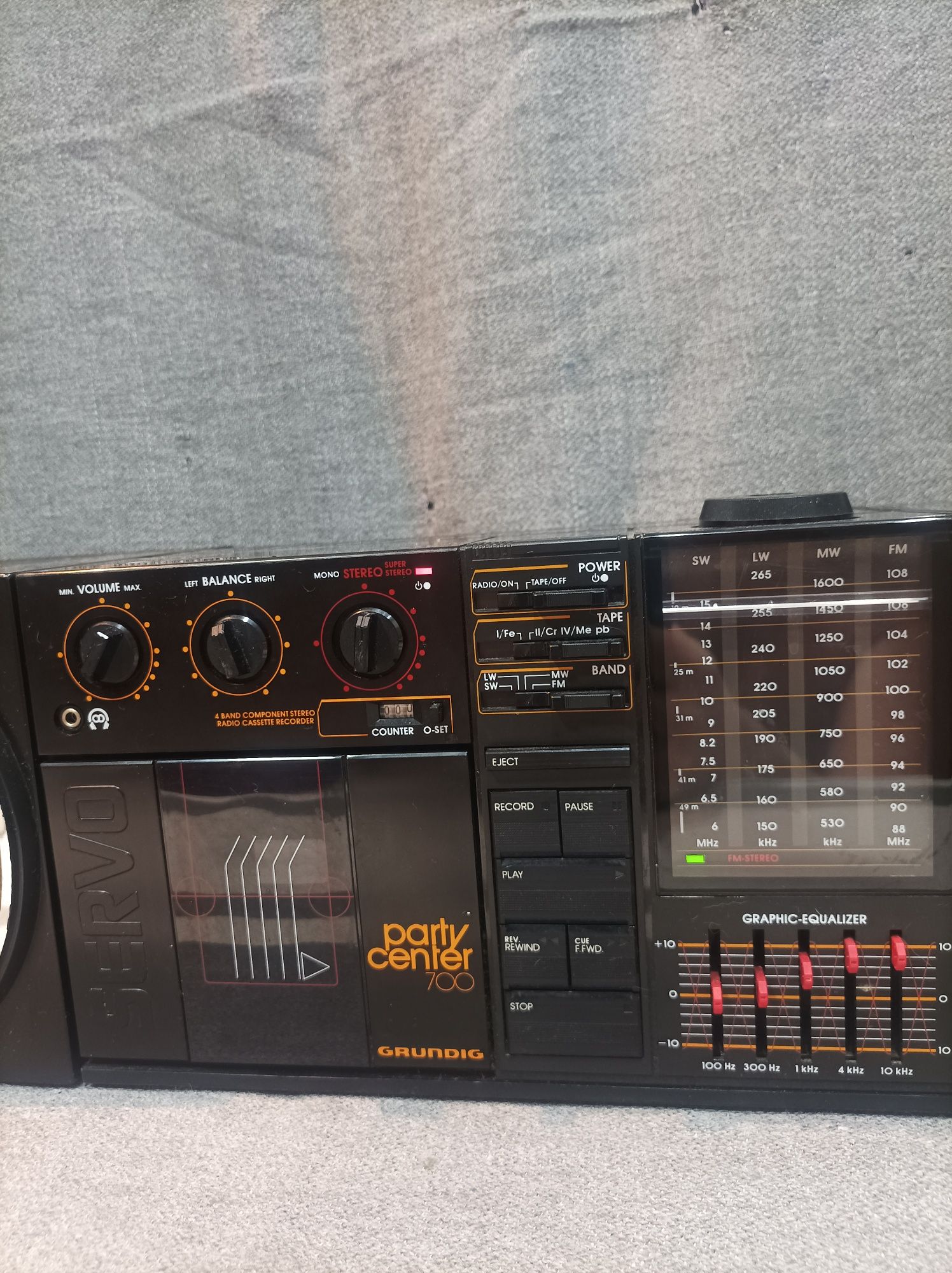 Casetofon grundig party center 700