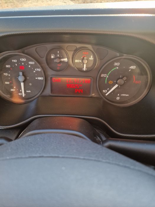 Vând iveco daily basculabil cu macara