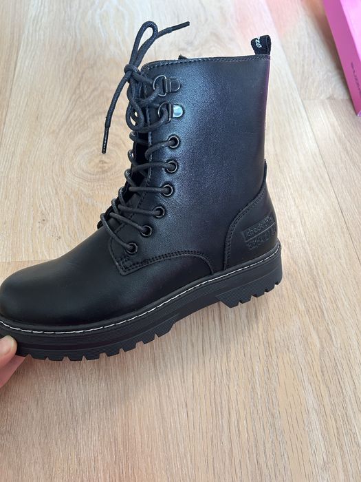 Продам ботинки на девочку