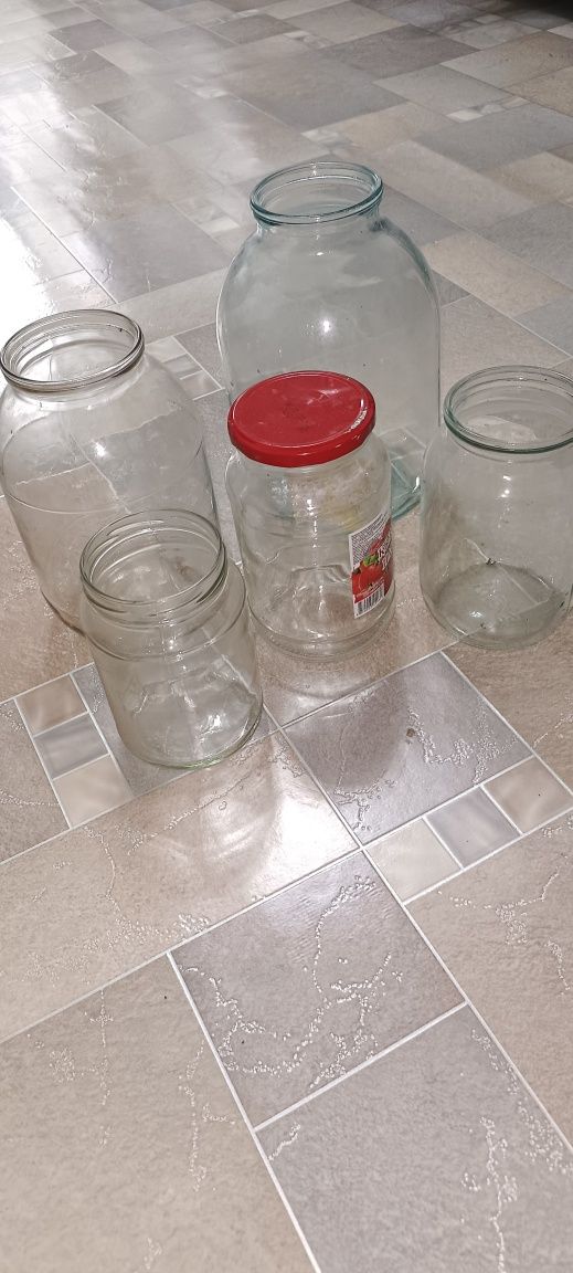 Продам банки разного объема.