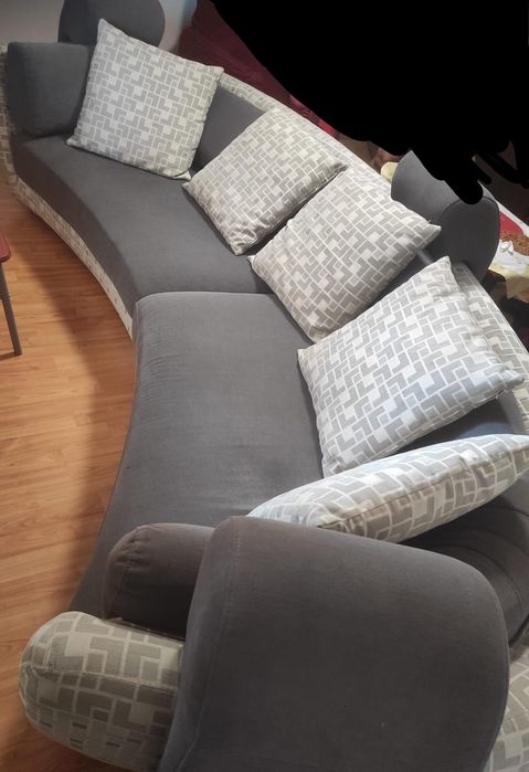 Vând canapea semicerc 2500 Ron