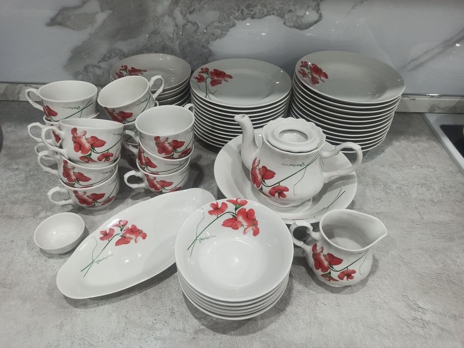 Продам сервиз на 12 персон