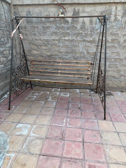 Качели скамейка для дачи или двора сада