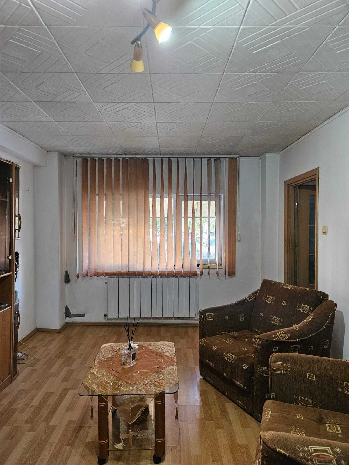 Proprietar vand apartament 1 cameră Alexandru în spate la Familial