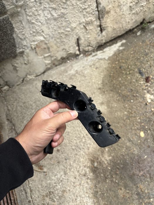 Grand cherokee wk2 десен държач броня