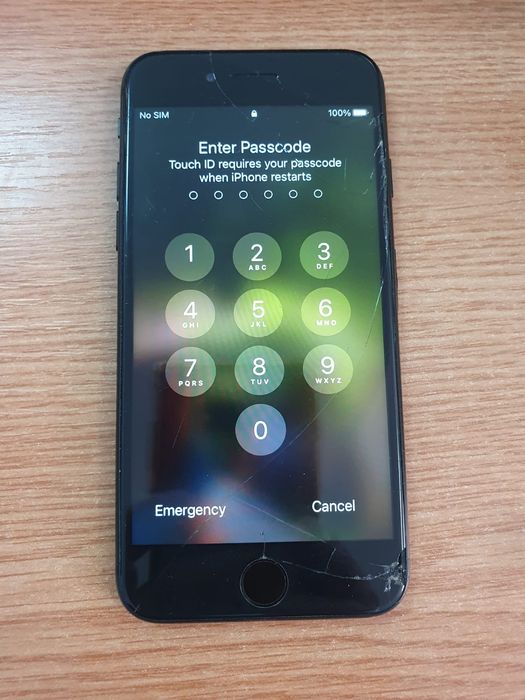 Iphone 7 model A1778 pentru piese dispaly touch cu probleme