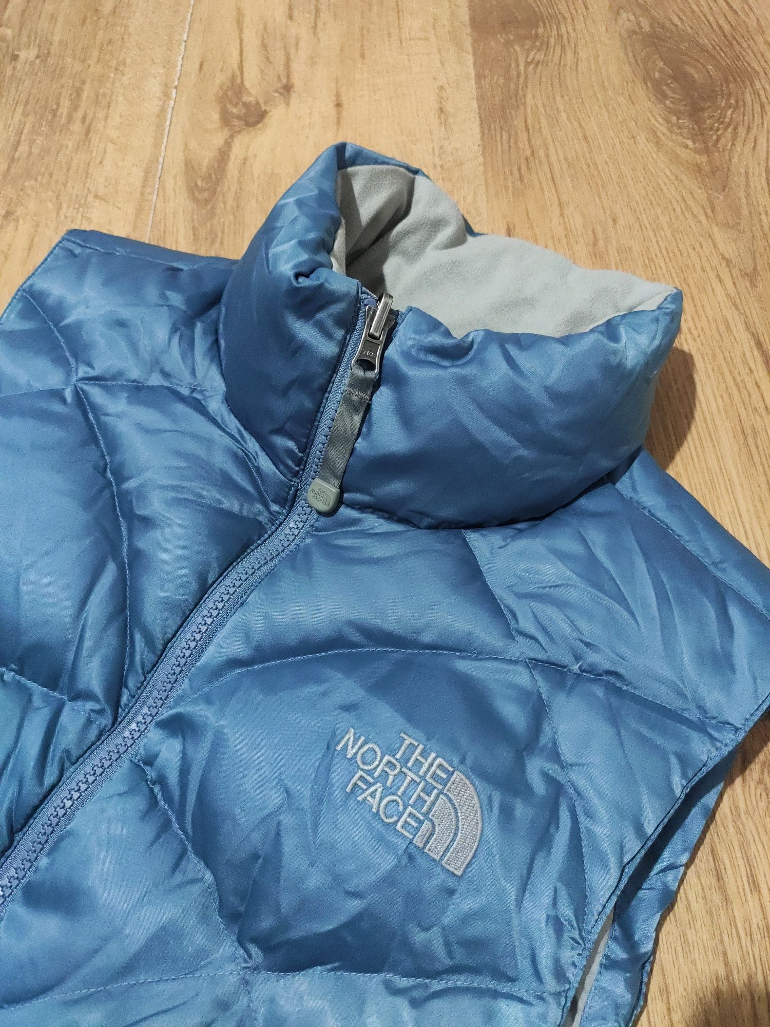 Vestă damă The North Face cu puf 550 mărimea S