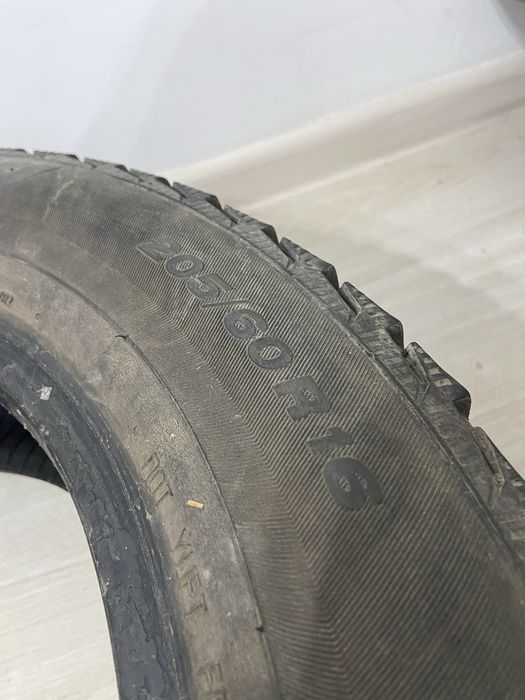 Продам зимние шипованные шины