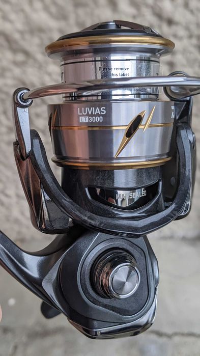 Vând mulinetă Daiwa Luvias LT 3000-C