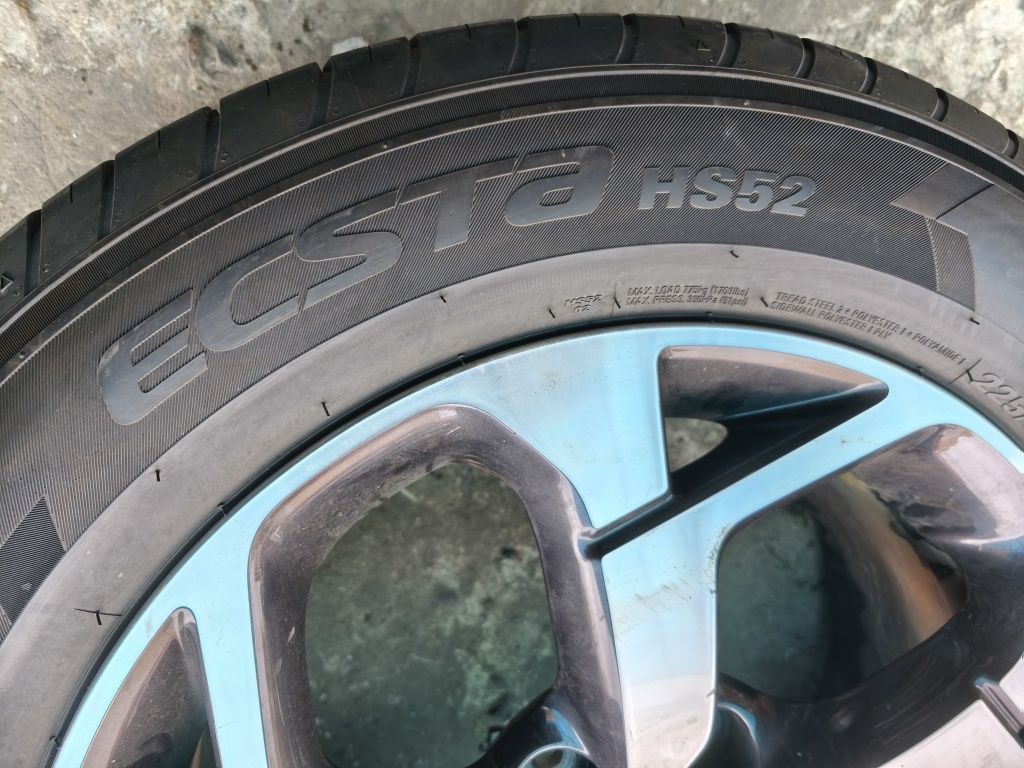 225/60/17" 2бр Kumho ecsta hs52,dot4222,7mm