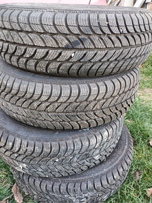 Продавам гуми с джанти 13ки