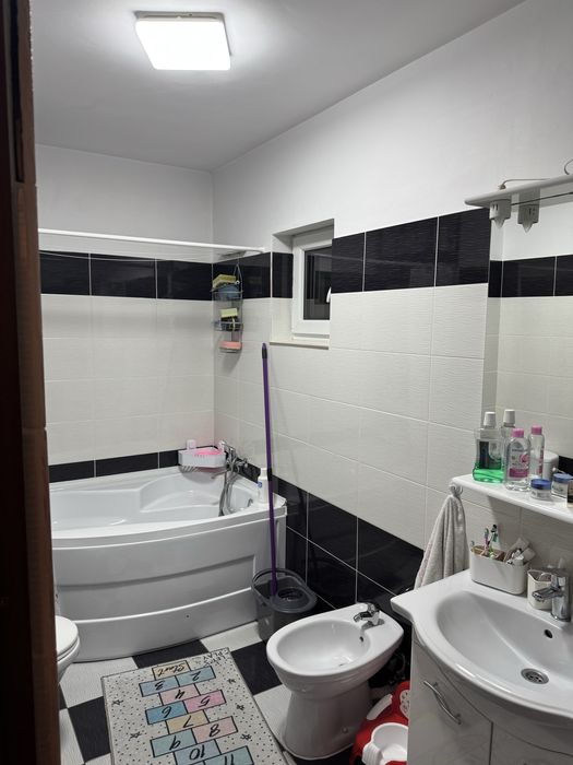 PF vand Apartament 2 camere in Miroslava- zona notariat Iulia Paduraru