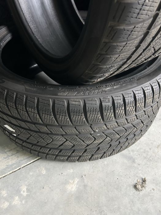 Зимни Гуми 275 35 20 PIRELI sottozero 3 dot 23/19