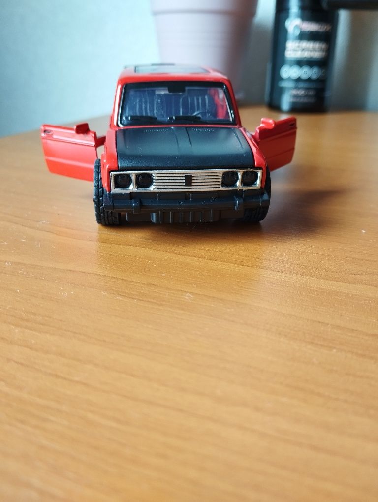 Метална кола LADA 1500-1977г.