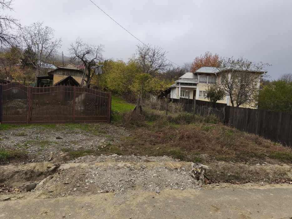 Teren intravilan 2517 mp la 29 km de Iasi,drum asfaltat