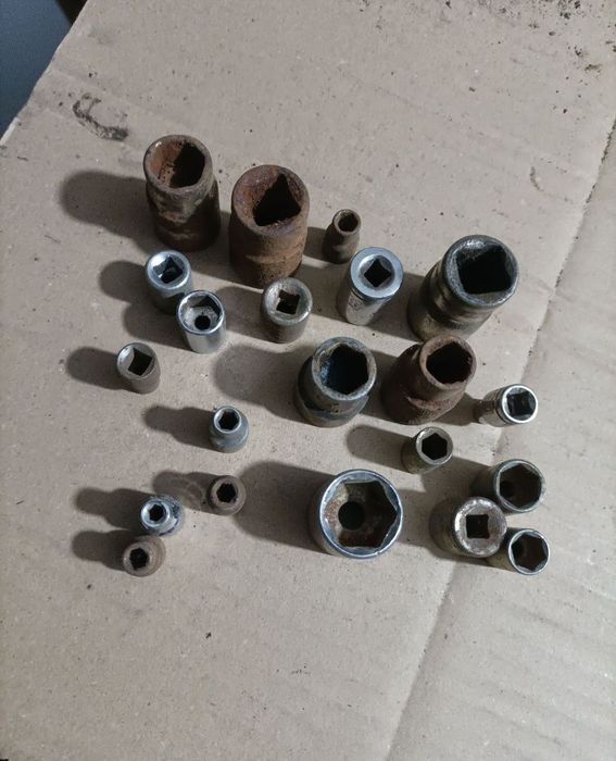 Set chei tubulare,tot 25 RON,asigur expedierea coletului avantajos la