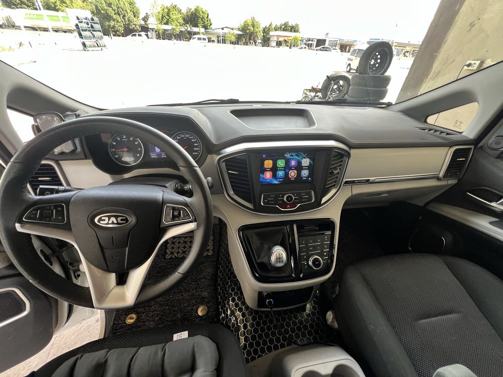 Jac M4 11 kishilik