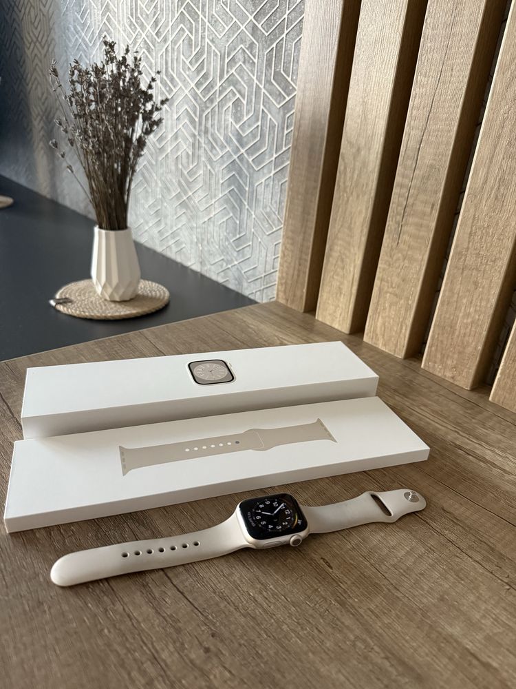 Продам apple watch 8 42 mm
