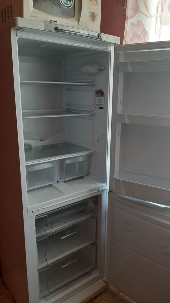 Продам холодильник состояние хорошее ,