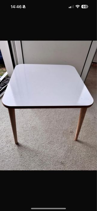 Masuta de copii in stare foarte buna.