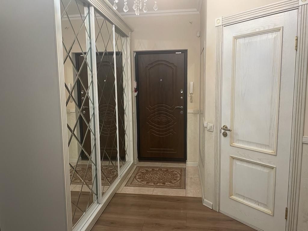 Продам 3-комнатнпя квартира,104 м²,8/9 этаж