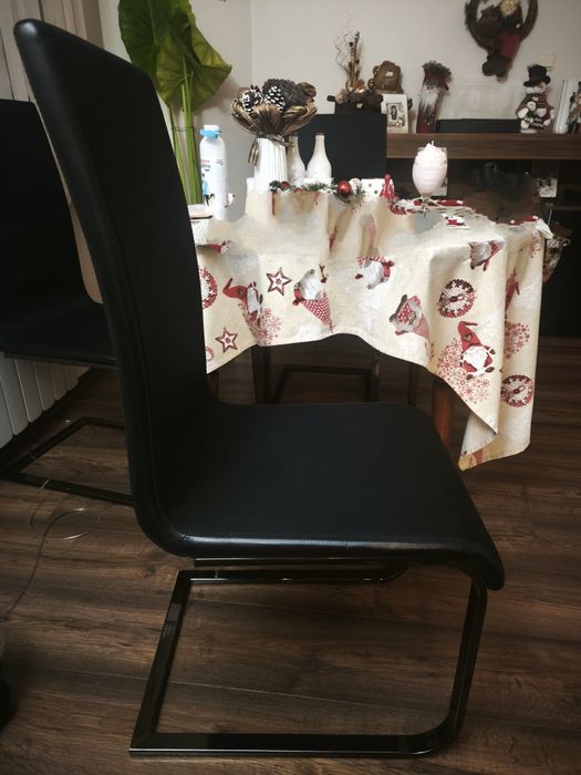 Трапезни столове