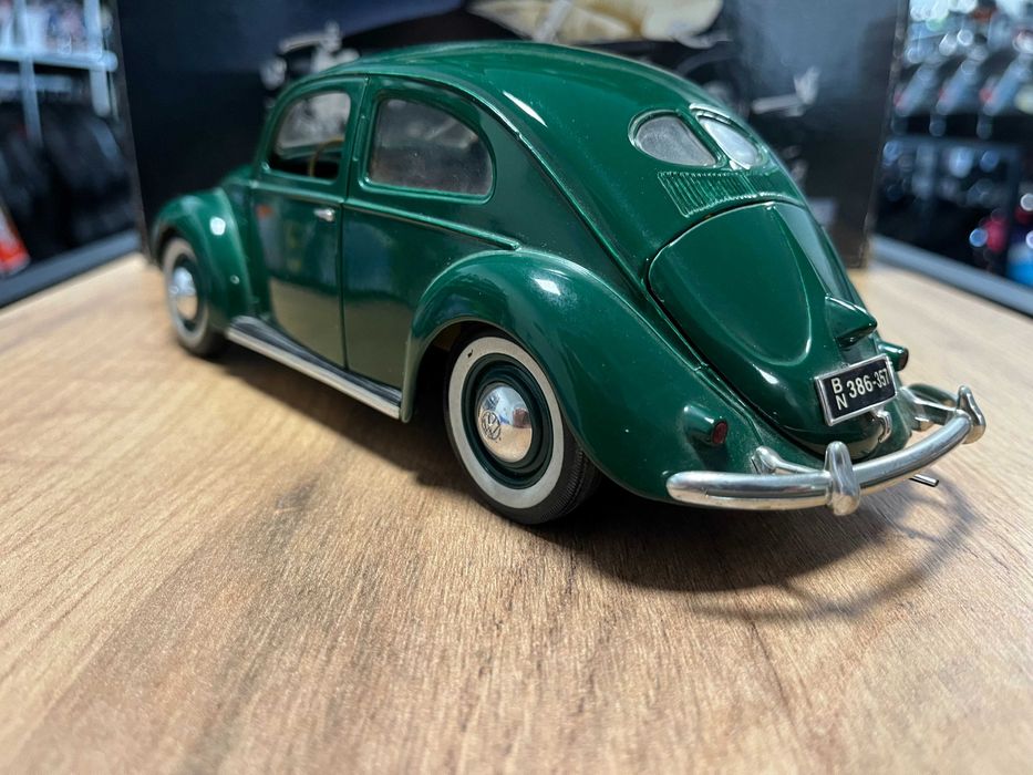 Метална колекционерска количка  модел VW KAFER/BEATLE 1950 1:18