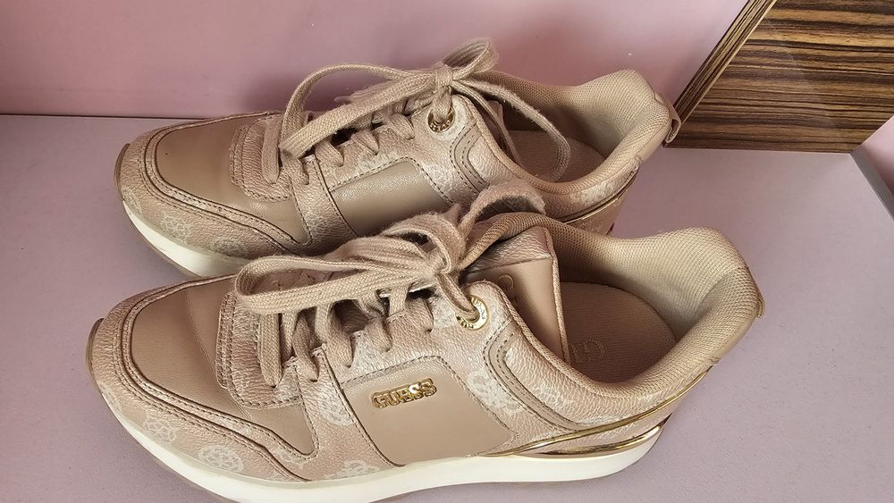 Обувки Guess 37-ми номер