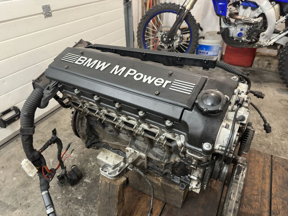 Motor BMW M3 E36 S50B30