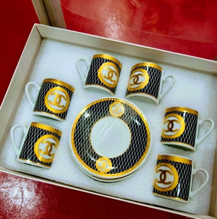 Serviciu cafea 12 piese(6 cesti+6 farfuriute),cutie,saculet inclus