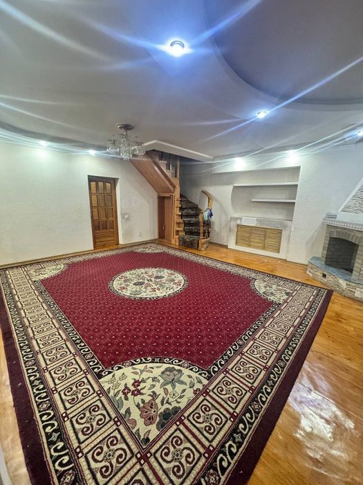 Продам 4/3-4/10 двух уровневую квартиру ул. БАБУР.