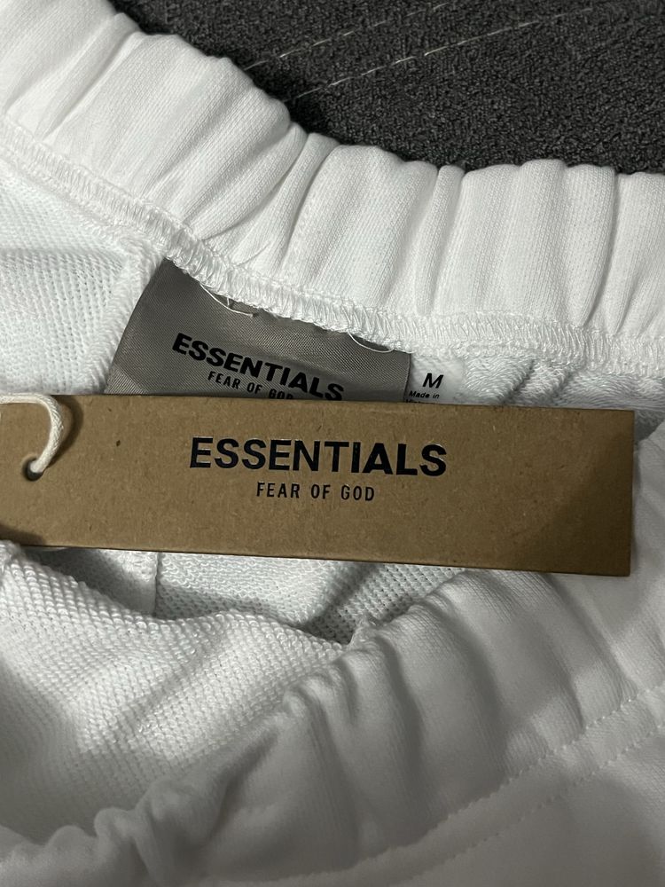 Pantaloni scurti essentials