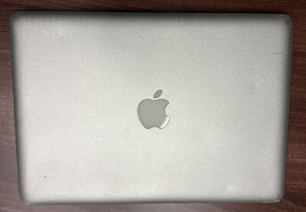 Vând laptop Macbook Pro Late 2013 15” + baterie noua