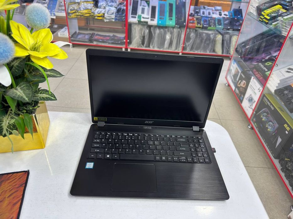 Acer i5-8265U 8/256 ssd ddr4